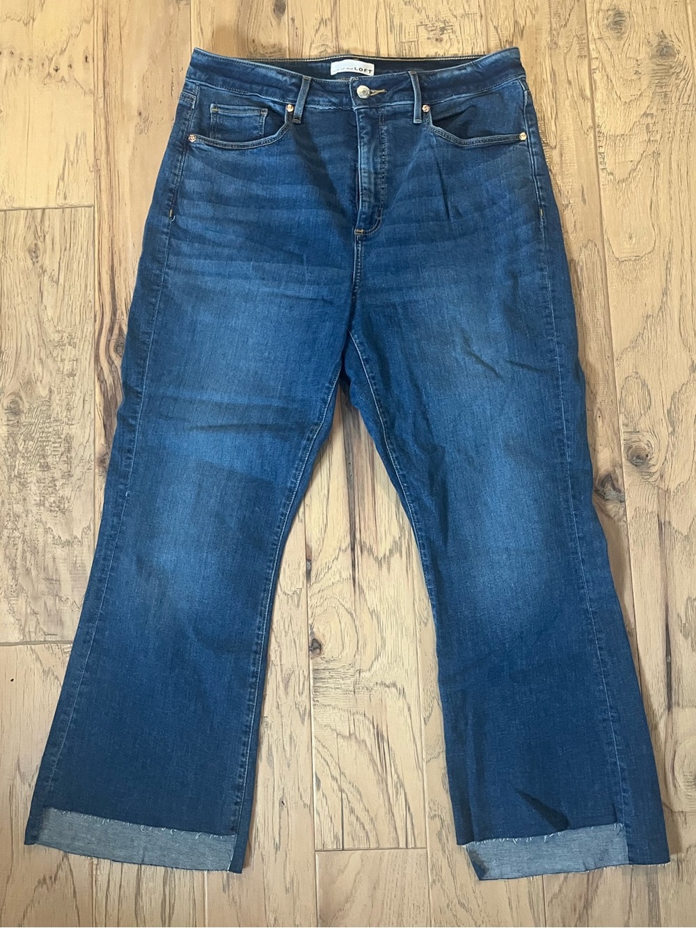 LOFT Dark Blue Curvy Kick Crop Jeans w/ Raw Hem, size 31
